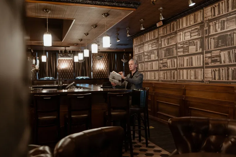 The Host Who Knew Your Name: When Getting a Restaurant Table Was a Relationship, Not a Transaction